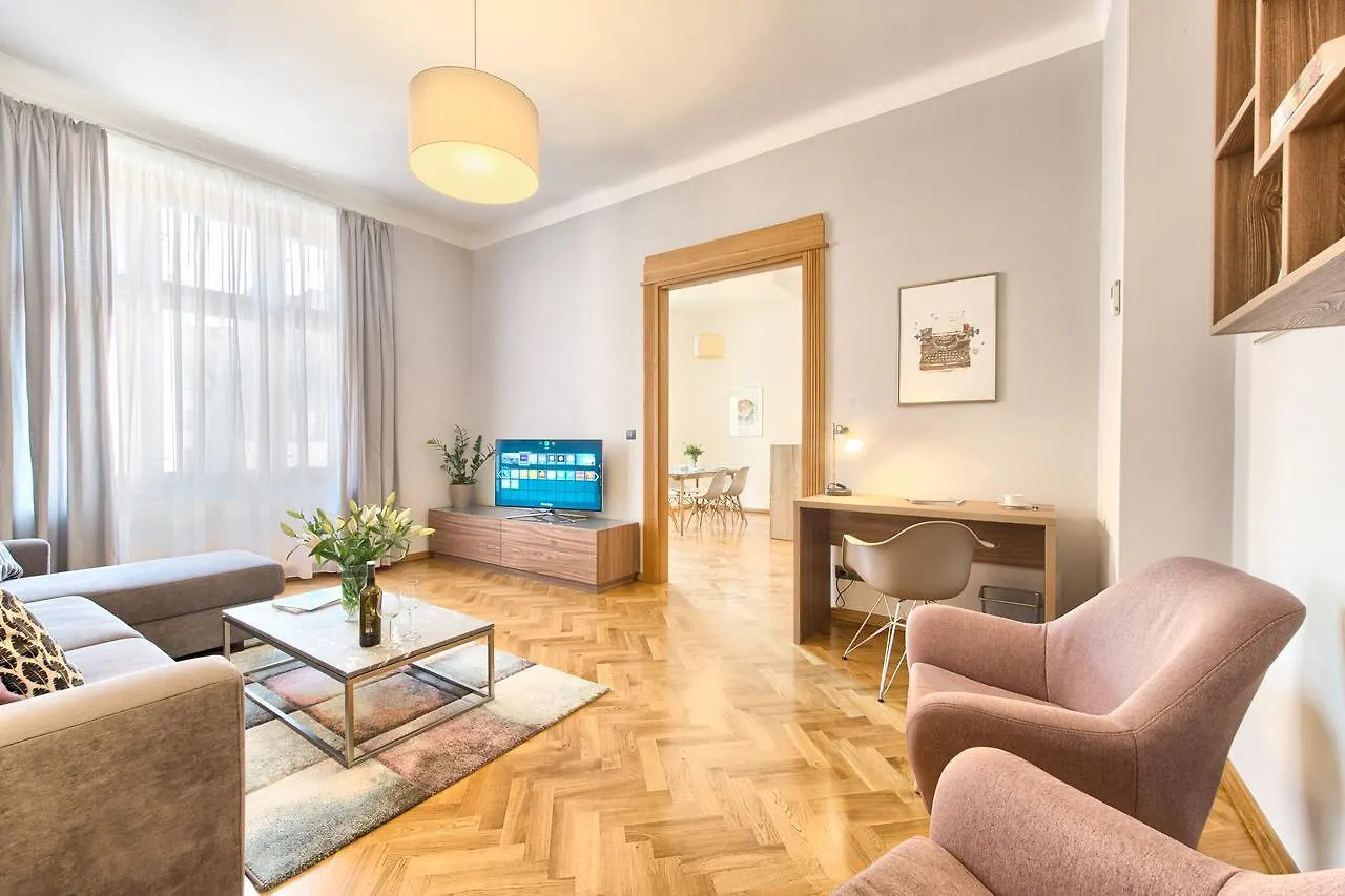 Spacious And Bright Apartment Dusni 13 Прага
